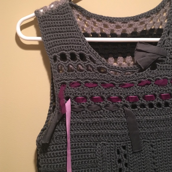 Party top. - Picture 1 of 4