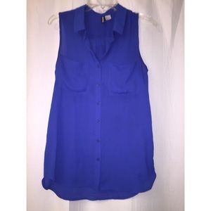 H&M DIVIDED • button up, collared sleeveless shirt