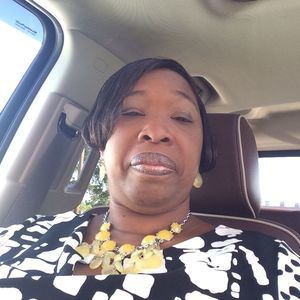 Meet your Posher, Gloria