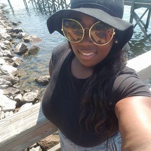 Meet your Posher, Kimberly