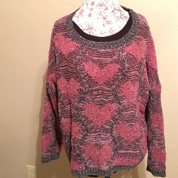 Pink and gray heart sweater - Picture 1 of 3
