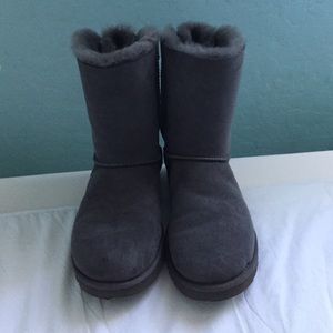 Grey uggs with bows in back