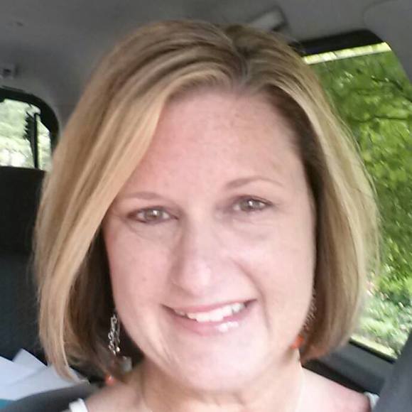 Meet your Posher, Laura - Picture 1 of 1