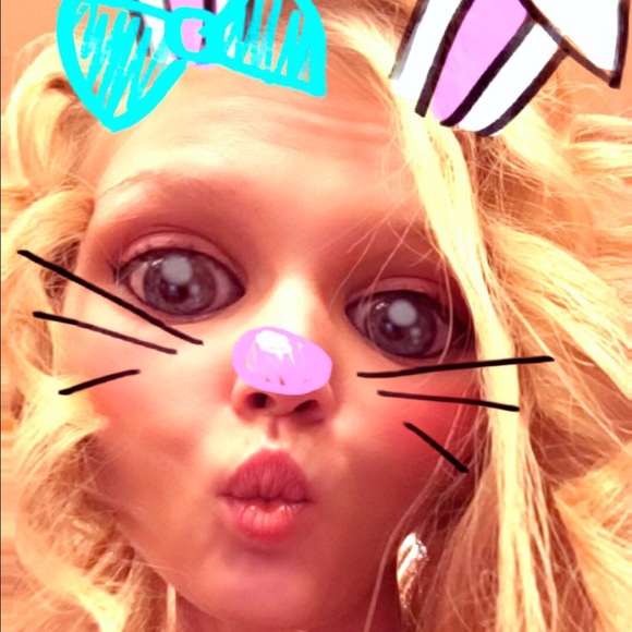 Meet your Posher, Kayla - Picture 1 of 1