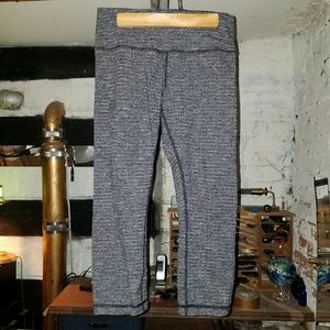 Lululemon Wunder Under Crops Size 6 RARE *Pique*