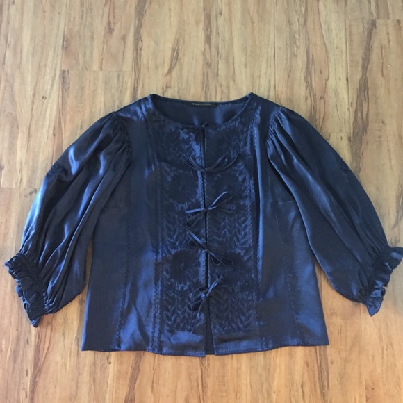 Lovely BCBG MAXAZRIA blouse/Jacket 😍