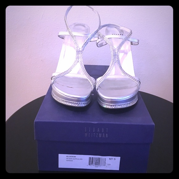 NWT 7.5 Stuart Weizman Globikini Sandals
