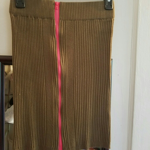 Shirt and Skirt set - Picture 1 of 2