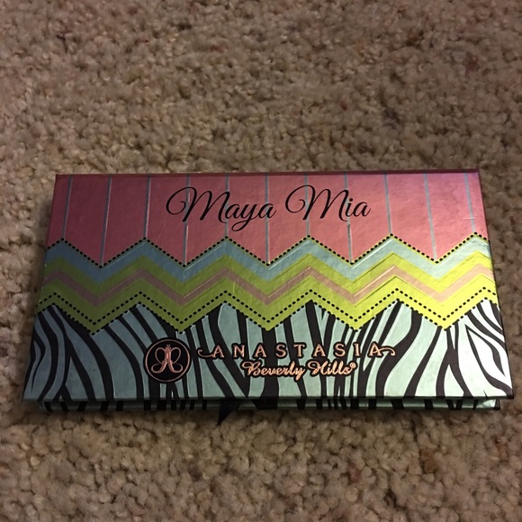 Anastasia Maya Mia palette