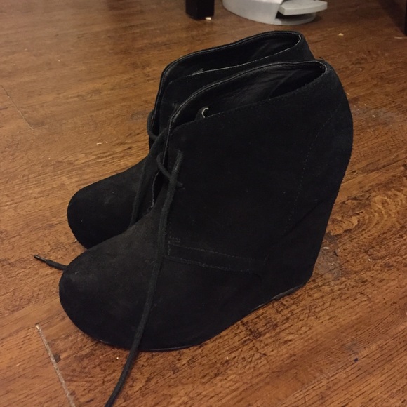 Steve Madden Black Bootie Wedges
