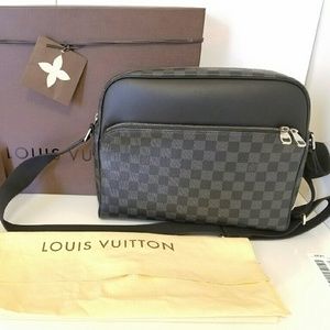 Louis Vuitton Dayton Reporter MM new release