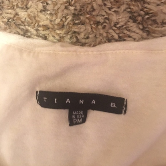 Dress- mini - Picture 3 of 3