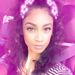 Meet your Posher, Kandi