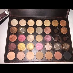 Morphe Fall into Frost Palette