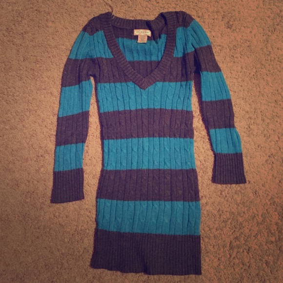 NEVER WORN sling striped sweater