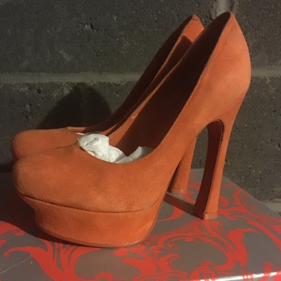 Orange Pumps - Picture 2 of 3