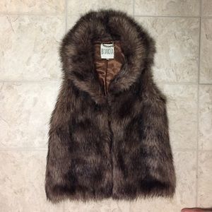 B.B. Dakota fur vest