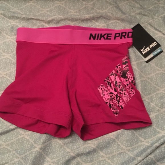 Nike Pro