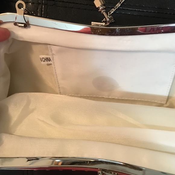 Purse - Picture 3 of 4