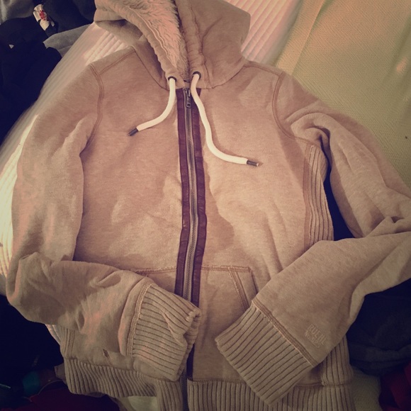 Ruehl zip up