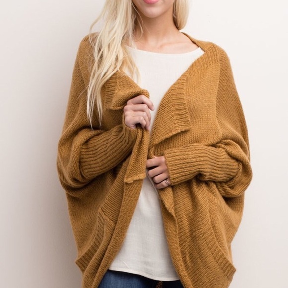 💜MEGA SALE💜 CAMEL CARDI - Picture 2 of 4