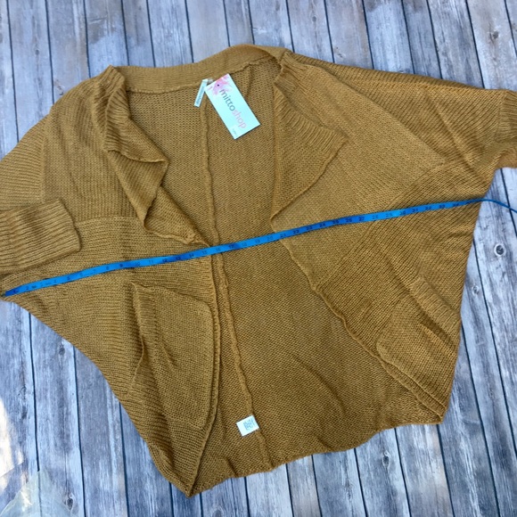 💜MEGA SALE💜 CAMEL CARDI - Picture 4 of 4