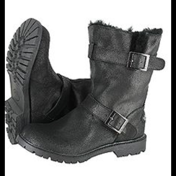 BearPaw Other - NWOT. Black suede shearling youth boots👢