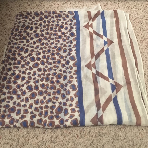 Multi print scarf - Picture 3 of 3