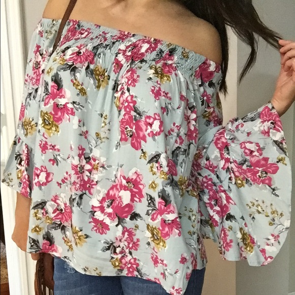 Babydoll off shoulder Floral top. - Picture 2 of 4