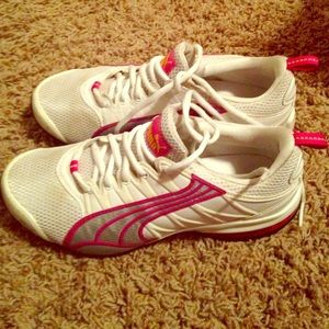 PRICE DROP!! Puma tennis shoes