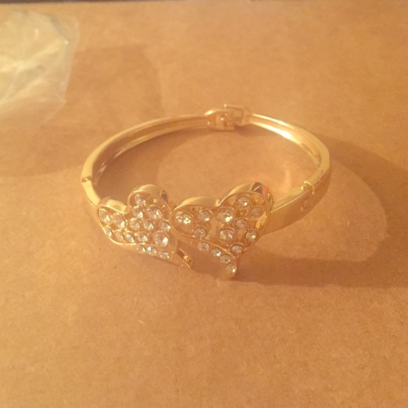 Fantasy Jewelry 2 hearts Bangle Bracelet