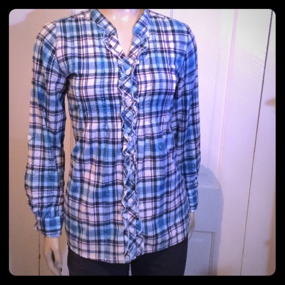 🦋ON SALE!🦋Chic MultiColor Plaid Button Up Top