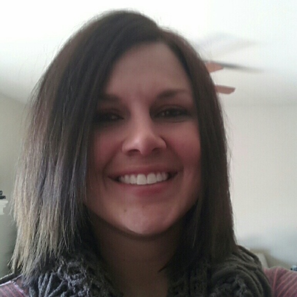 Meet your Posher, Danielle - Picture 1 of 1