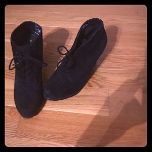 Size 7 1/2 black suede lace booties