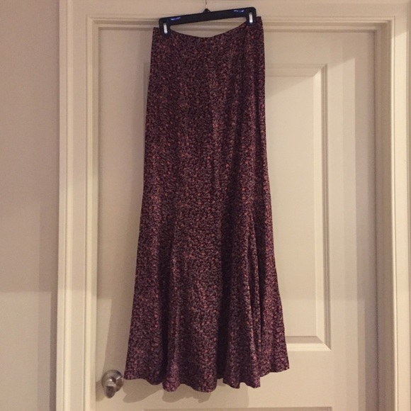 Urban Outfitters Dresses & Skirts - Burgundy floral maxi 🌟