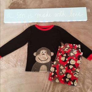 Carter's size 6 monkey pj set