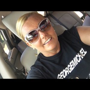 Meet your Posher, Angie