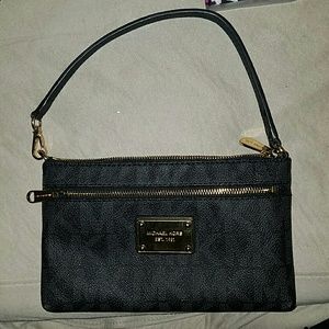 Authentic Michael kors large wrislet