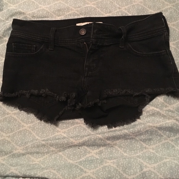 Black Hollister shorts