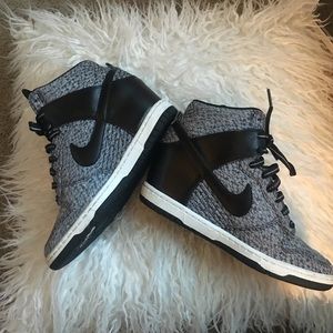 7.5 NIKE hi dunk wedge black gray