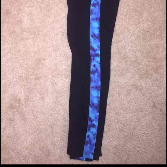 Victoria's Secret pink yoga leggings