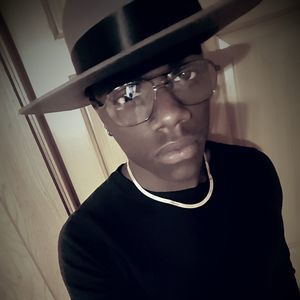 Meet your Posher, Aaron