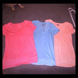 3 are aerie size small tees