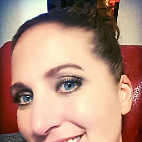 Meet your Posher, Brook - Picture 1 of 1