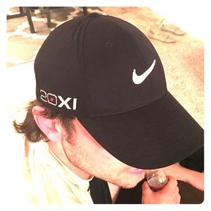 Nike men's golf hat