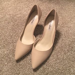 NEW Never Worn Nude Pumps