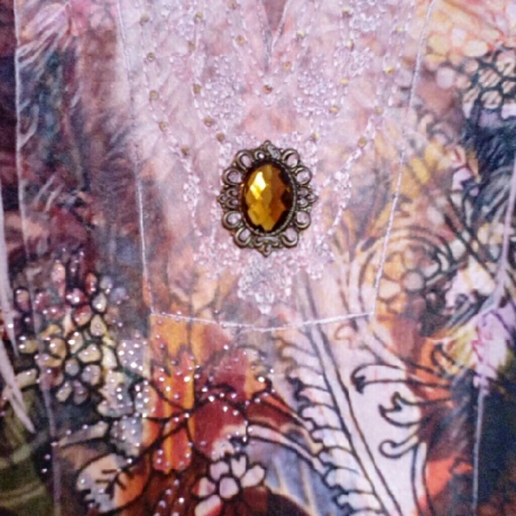 Beautiful Colorful Blouse - Picture 2 of 4