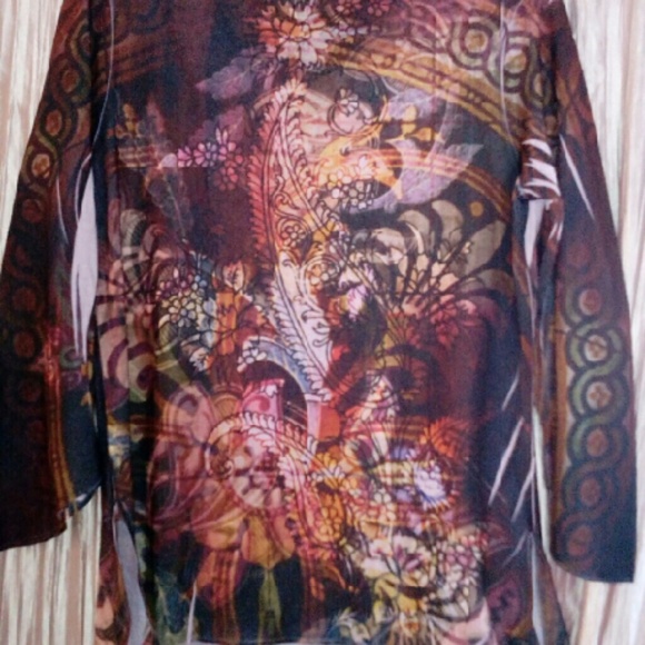 Beautiful Colorful Blouse - Picture 3 of 4