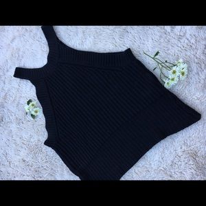 🌹SOLD🌹Brandy Melville racerfront crop top