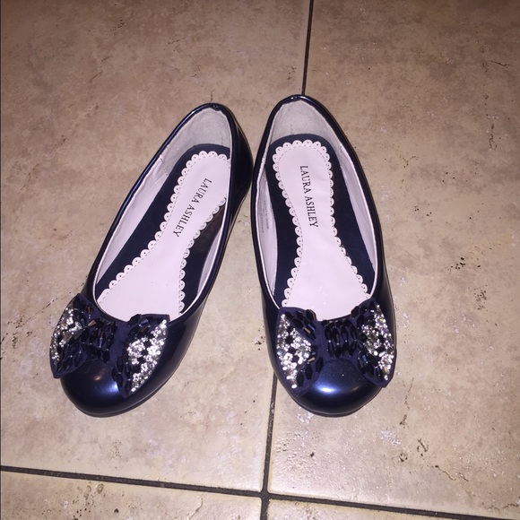 Girls blue flats